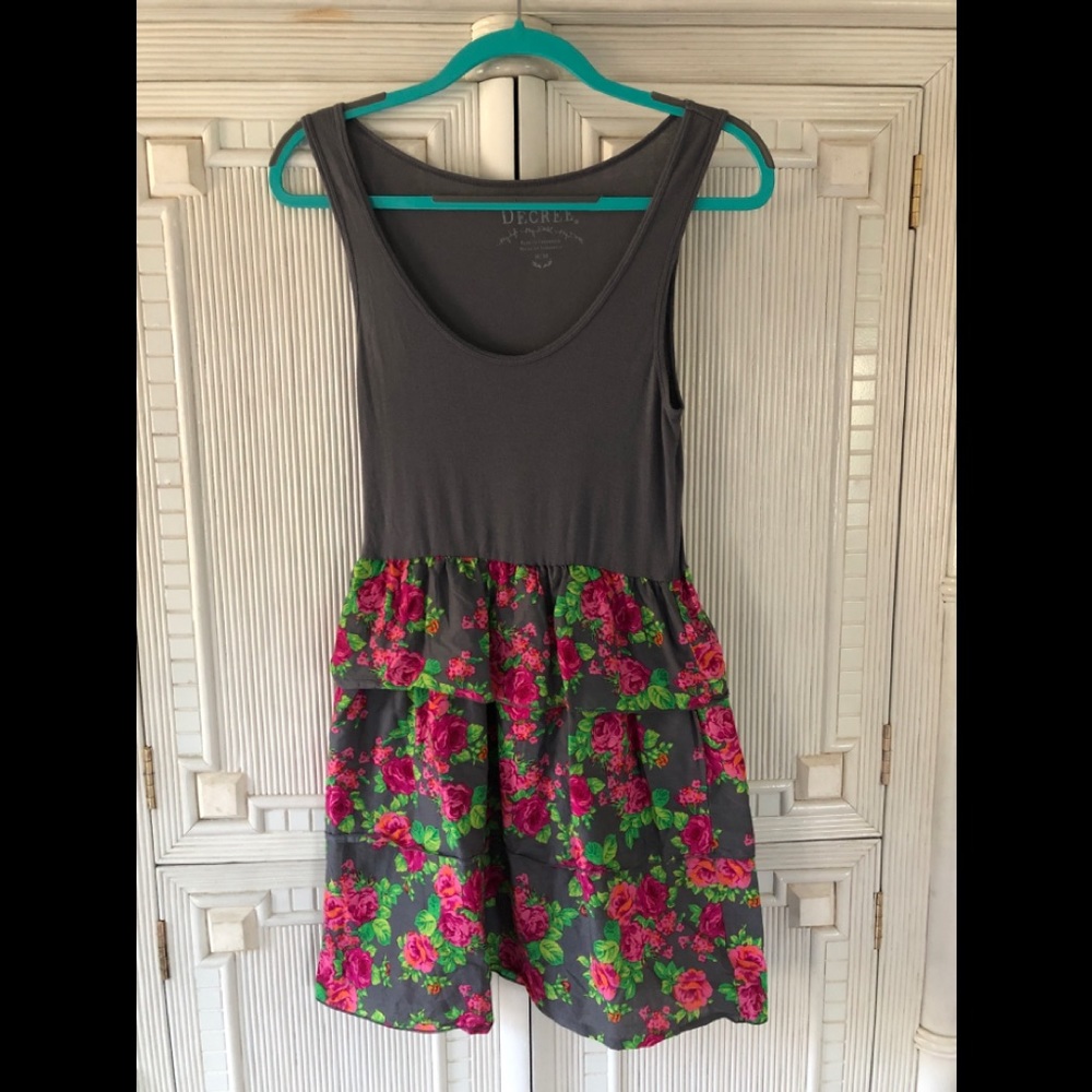 Decree sleeveless dress Med